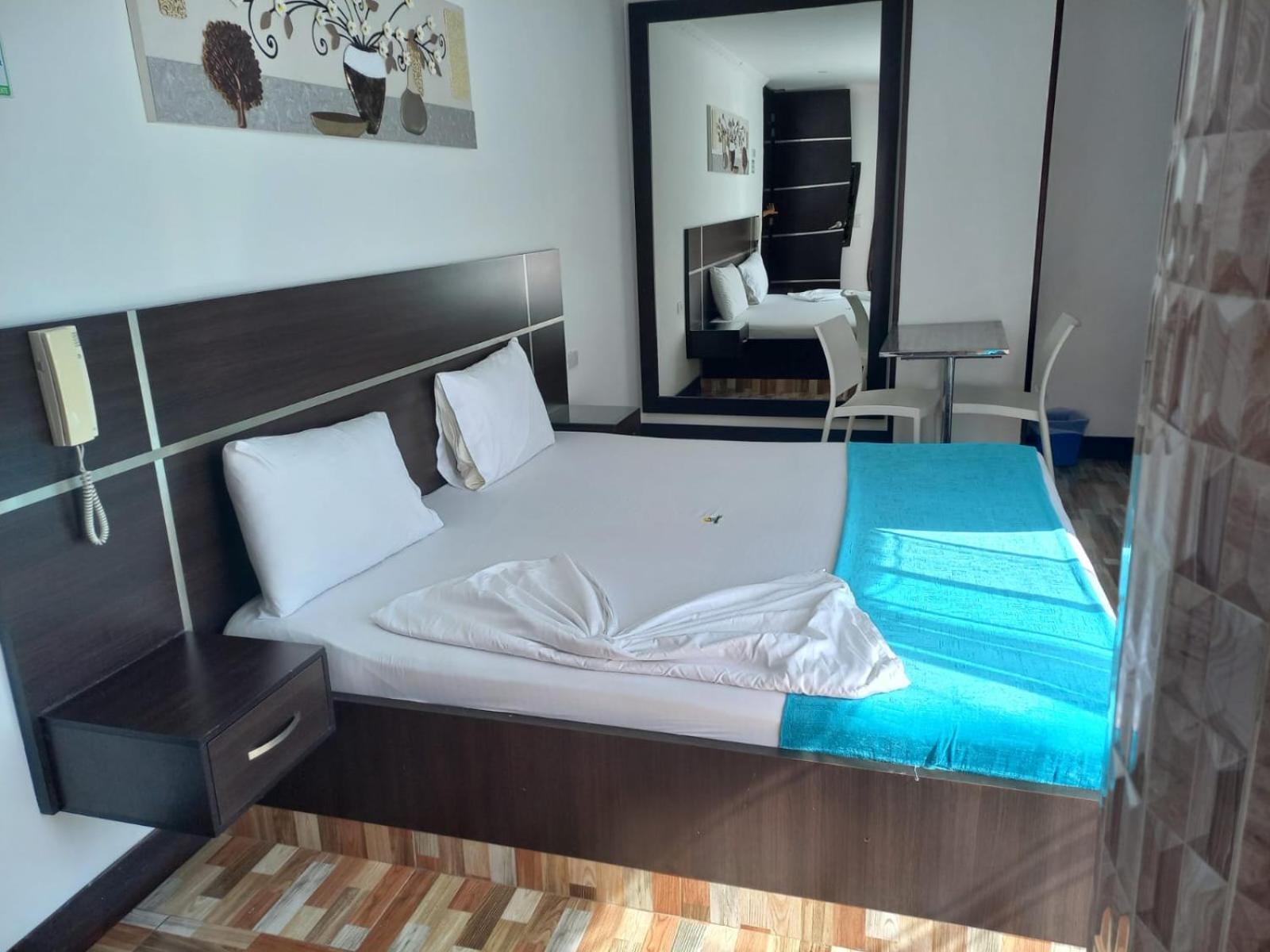 Hotel Suite Royal Melgar Exterior foto